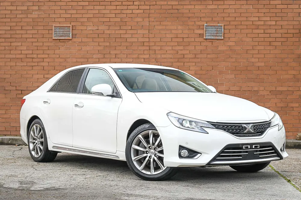 2013 Toyota Mark X - photo 1