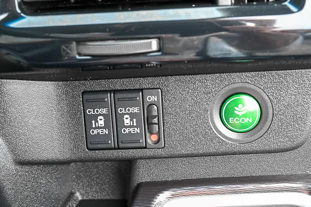 2018 Honda Stepwgn Spada G EX Sensing - photo 28