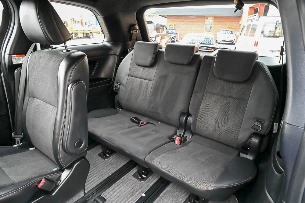 2017 Toyota Estima AERAS PREMIUM 9 INCH - photo 12