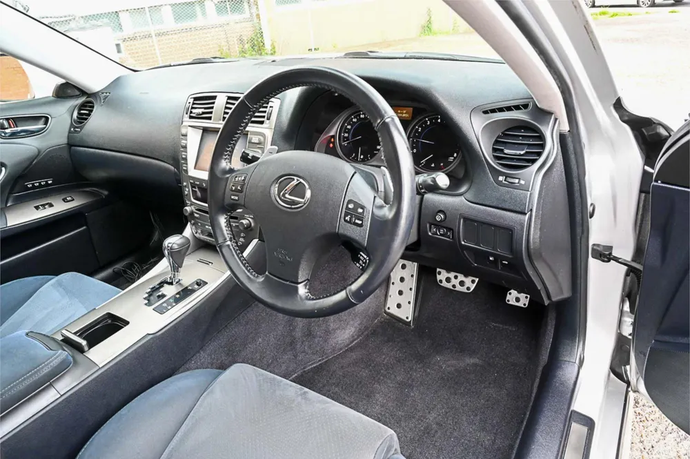 2007 Lexus IS350 Version S - photo 14