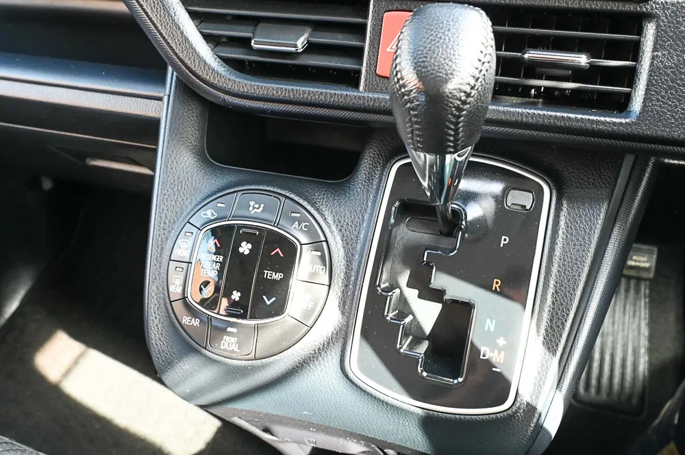 2016 Toyota Noah Welcab - photo 21