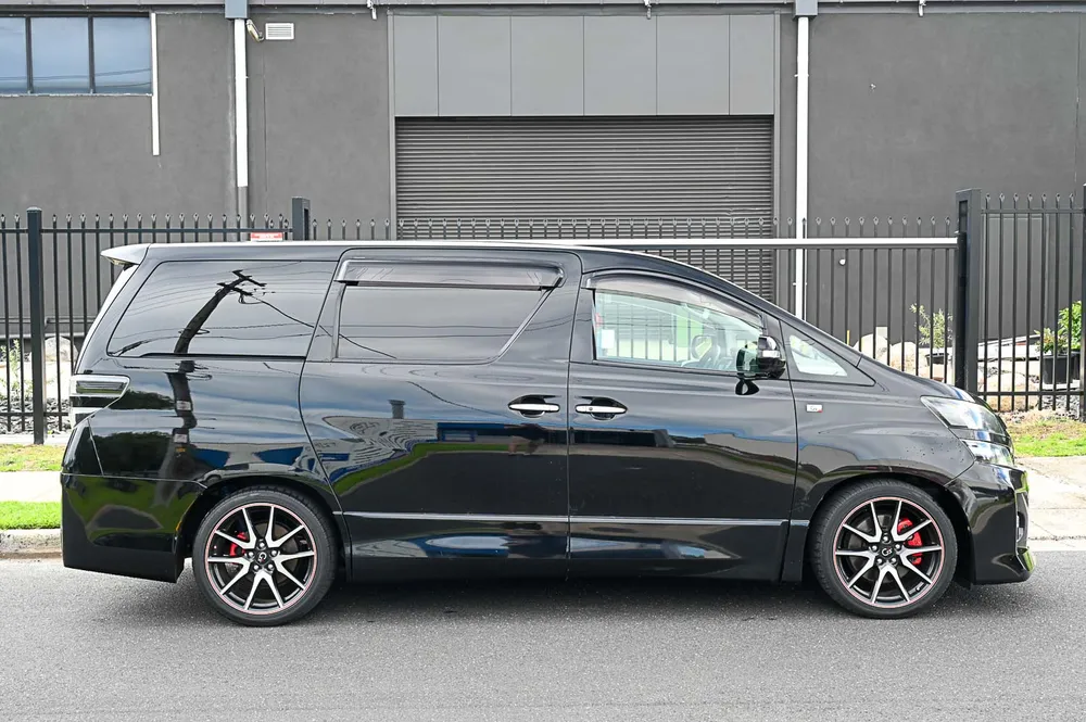 2013 Toyota Vellfire GS - photo 16