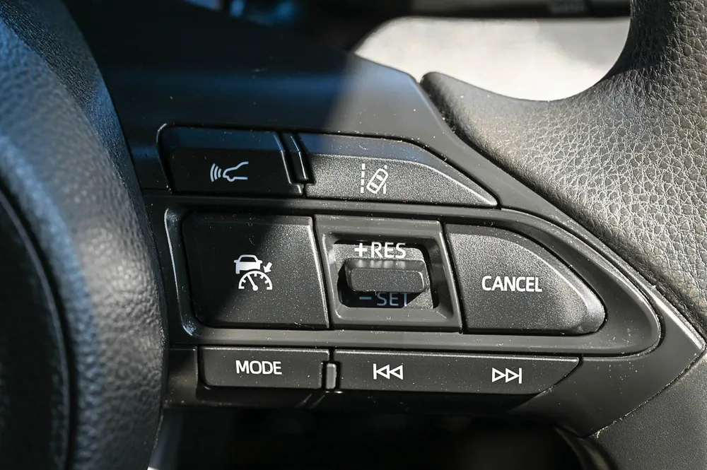 2023 Toyota Yaris HYBRID X 4WD - photo 17