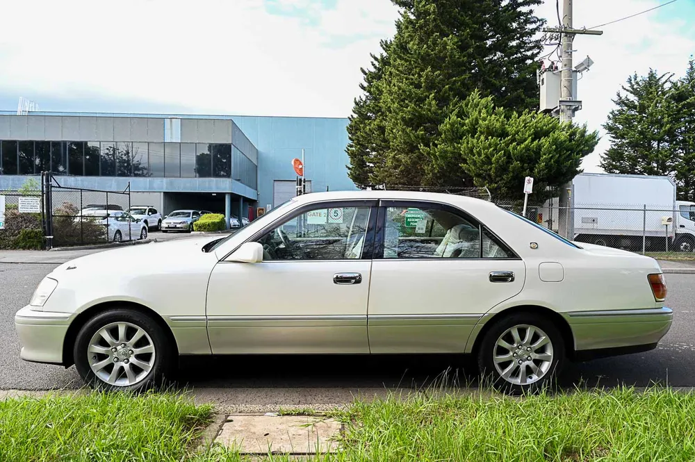 1999 Toyota Crown Royal Saloon - photo 4
