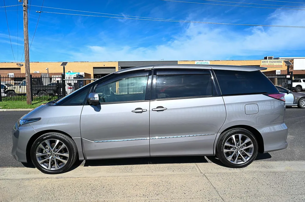 2017 Toyota Estima AERAS - photo 6