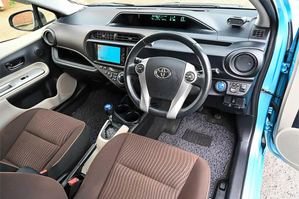 2012 Toyota Aqua G - photo 17