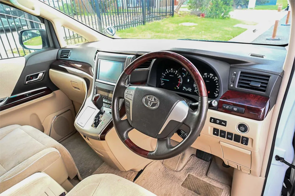 2013 Toyota Vellfire 3.5V - photo 13