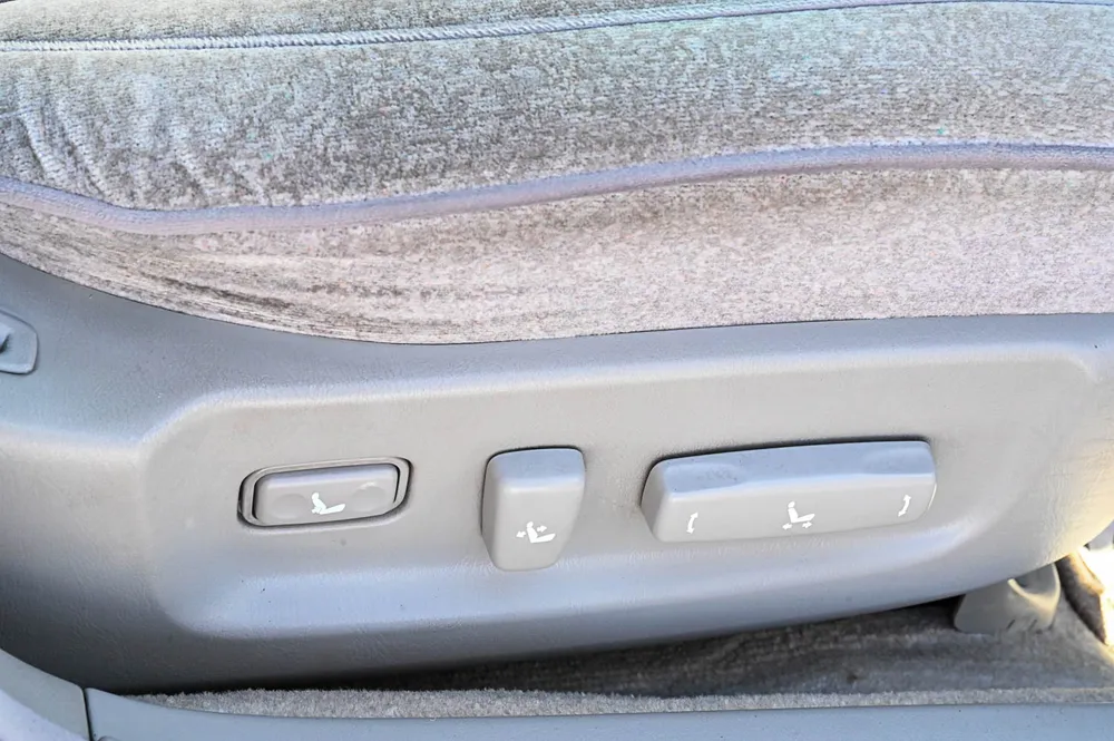 2000 Toyota Crown Royal Saloon - photo 18