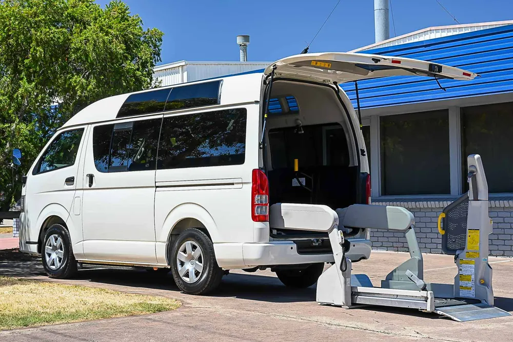 2011 Toyota Hiace Welcab - photo 1