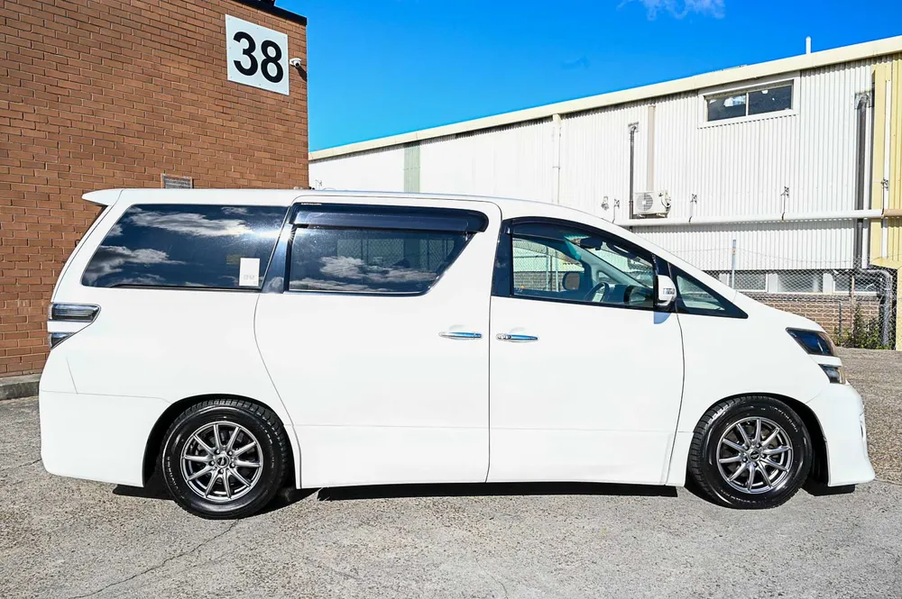 2014 Toyota Vellfire 2.4Z GOLDEN I Z2 - photo 18