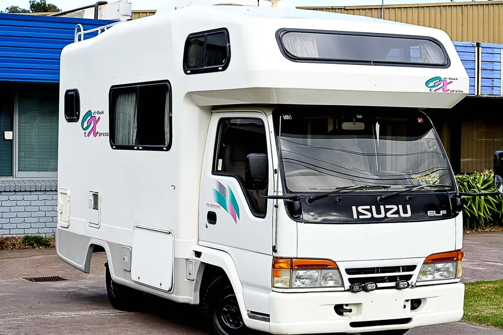 1997 Isuzu Elf - photo 1