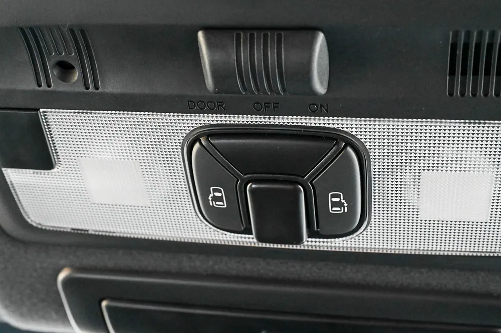 2017 Toyota Estima AERAS PREMIUM 9 INCH - photo 18