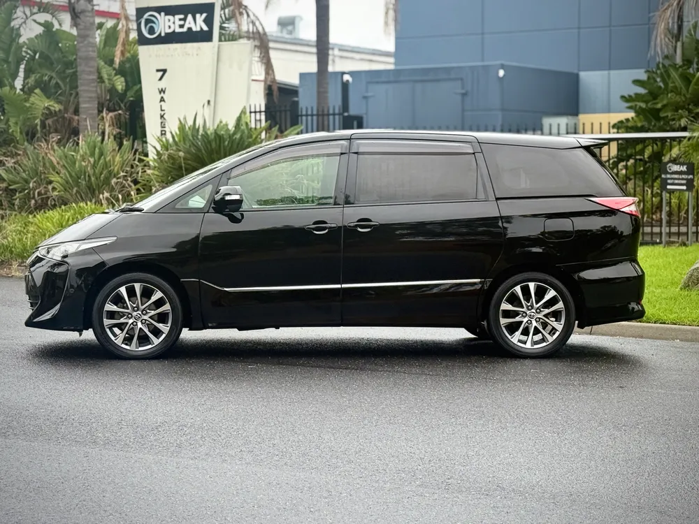 2016 Toyota Estima AERAS - photo 3