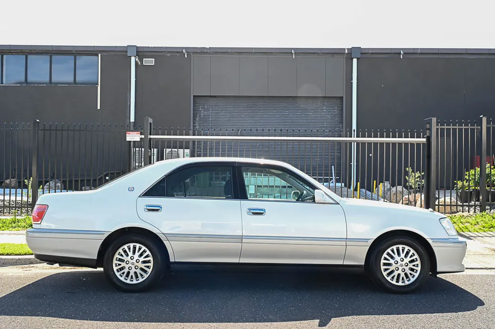 2000 Toyota Crown Royal Saloon - photo 14