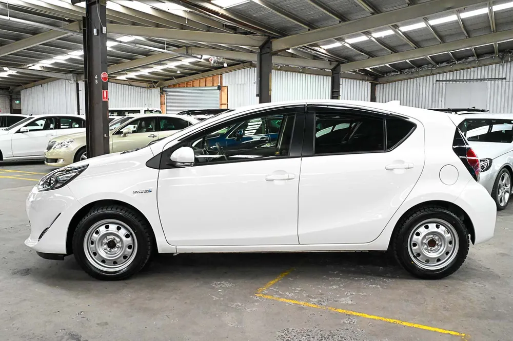 2020 Toyota Aqua 2WD - photo 5