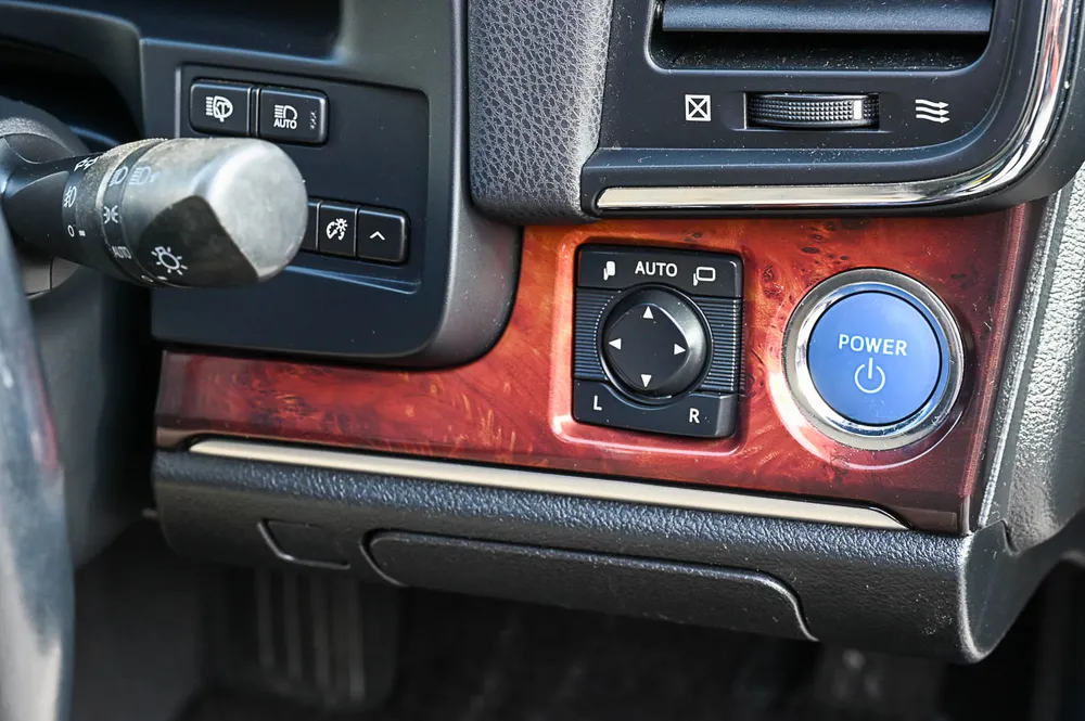 2014 Toyota Crown Majesta BASE GRADE - photo 10