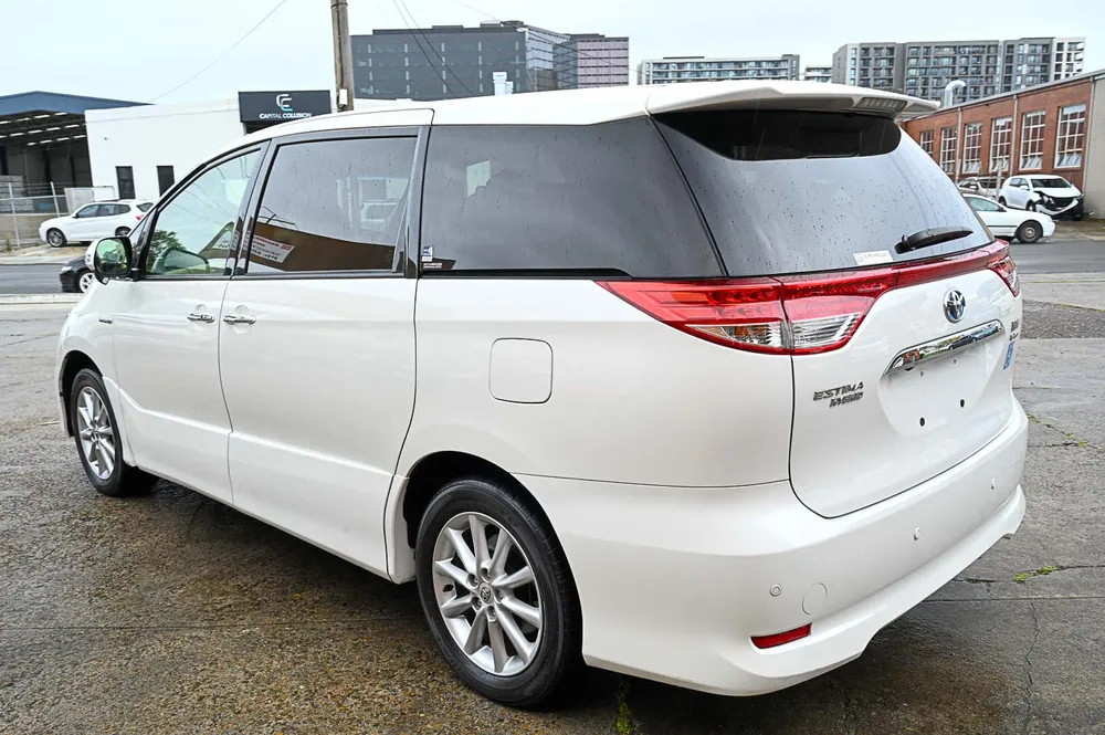 2015 Toyota Estima 4WD Hybrid - photo 10