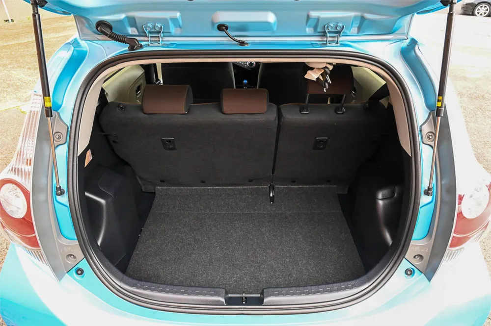 2012 Toyota Aqua G - photo 12