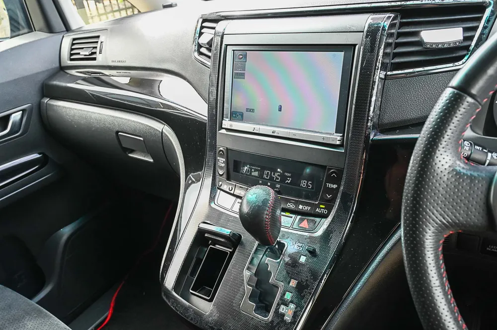 2013 Toyota Vellfire GS - photo 23