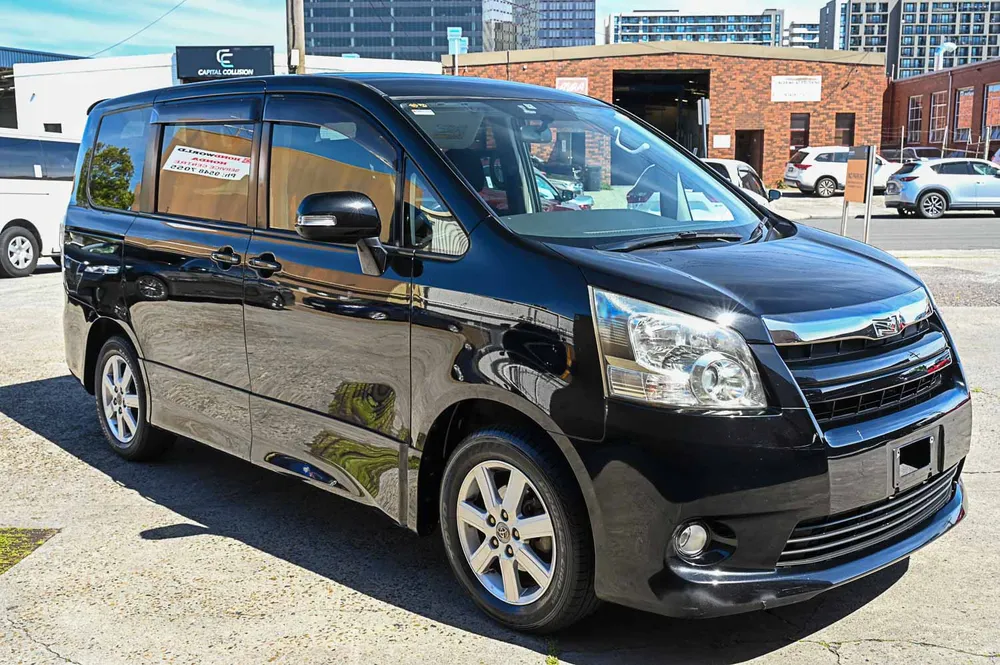 2008 Toyota Noah Welcab - photo 9