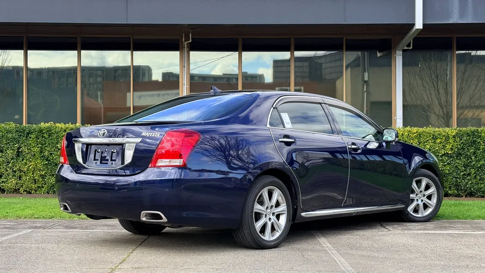 2011 Toyota Crown Majesta C Type - photo 6