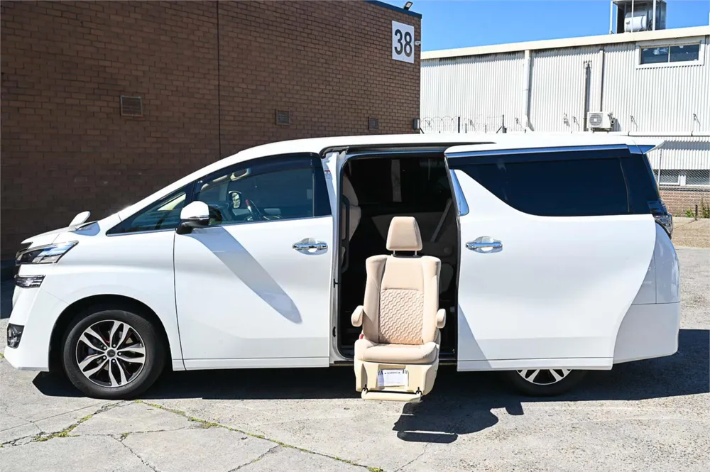 2017 Toyota Vellfire - photo 16