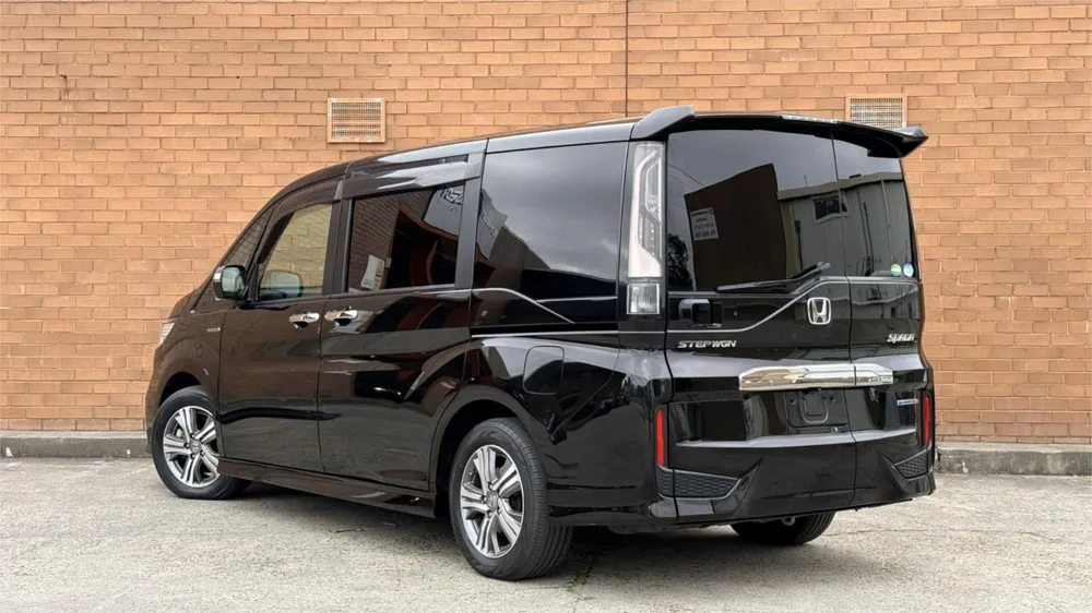 2018 Honda Stepwgn Spada G EX Sensing - photo 4