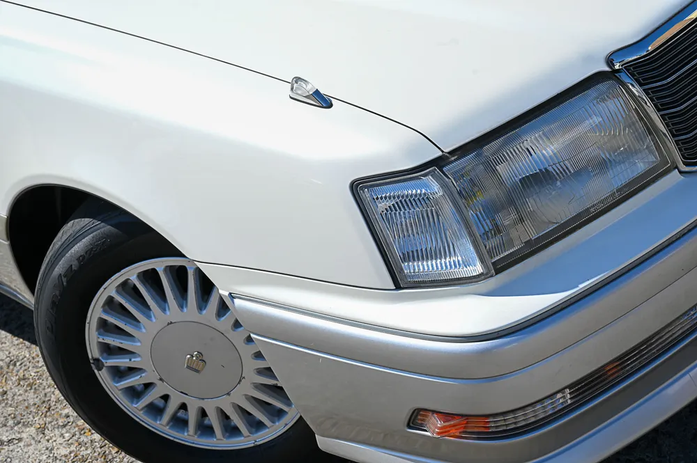 1996 Toyota Crown Royal Saloon - photo 2