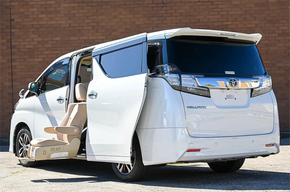 2017 Toyota Vellfire - photo 13