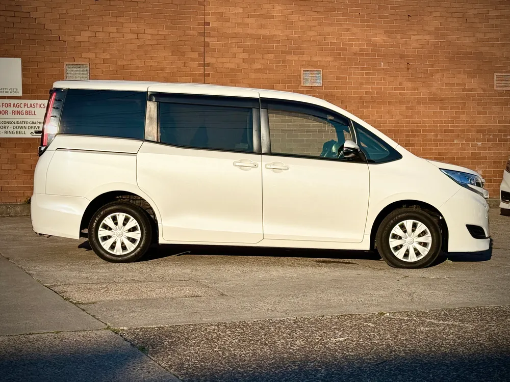 2020 Toyota Noah Welcab - photo 7