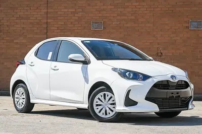 2023 Toyota Yaris HYBRID X 4WD