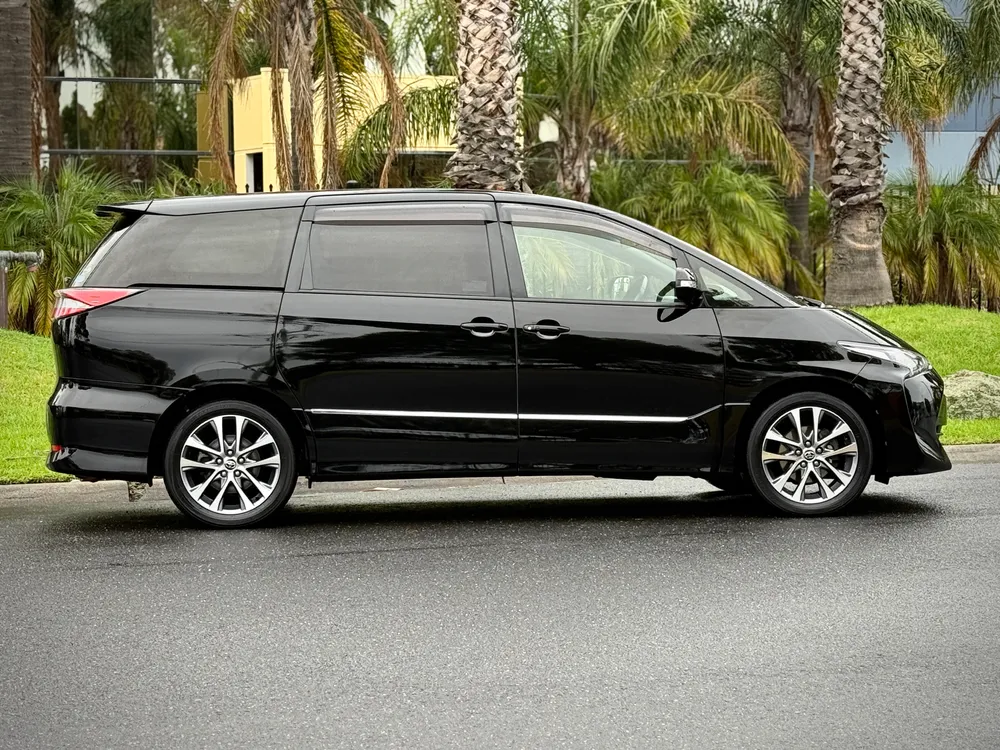 2016 Toyota Estima AERAS - photo 12