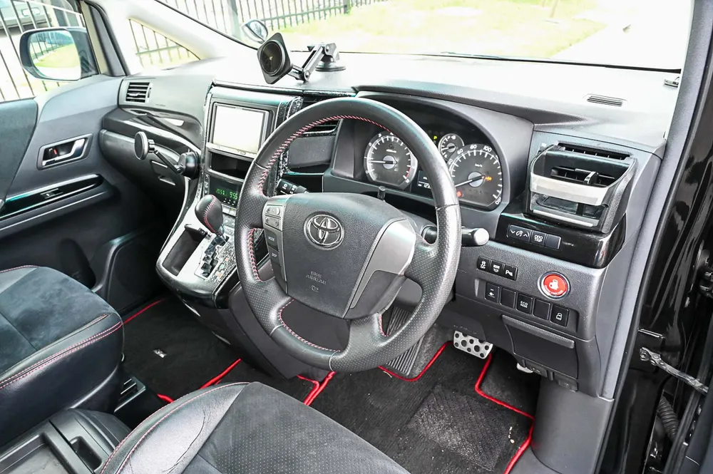 2014 Toyota Vellfire GS - photo 18