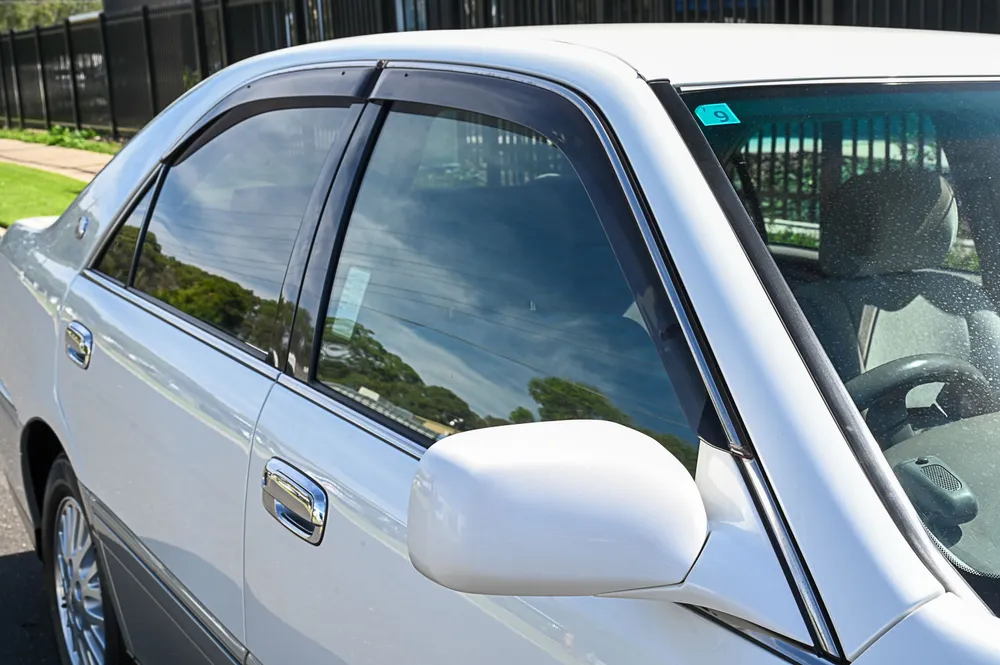 2000 Toyota Crown Royal Saloon - photo 3