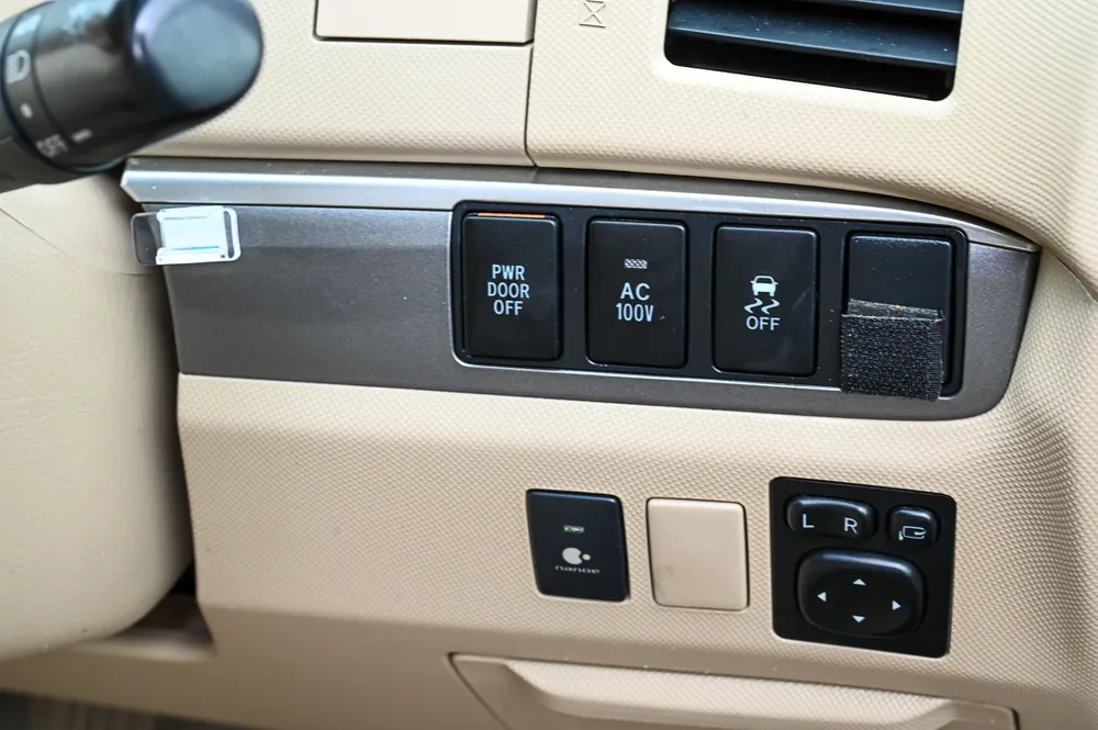 2015 Toyota Estima 4WD Hybrid - photo 18