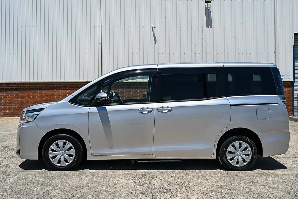 2019 Toyota Voxy Welcab - photo 10