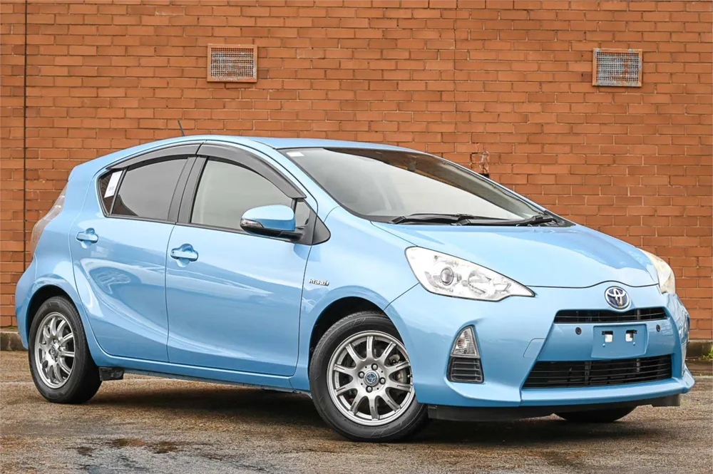 2012 Toyota Aqua G - photo 1