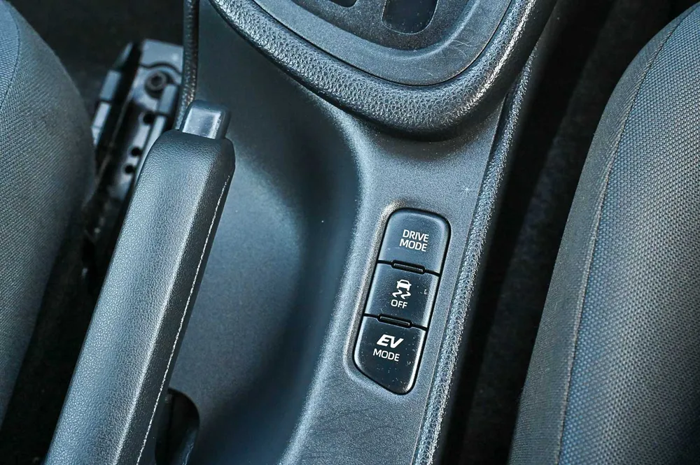 2023 Toyota Yaris HYBRID X 4WD - photo 20