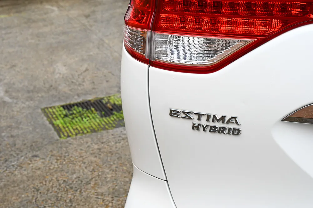 2015 Toyota Estima 4WD Hybrid - photo 8