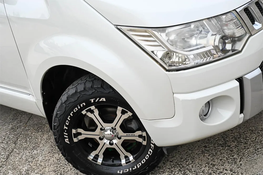 2013 Mitsubishi Delica D5 4WD D POWER PACK -JI - photo 2