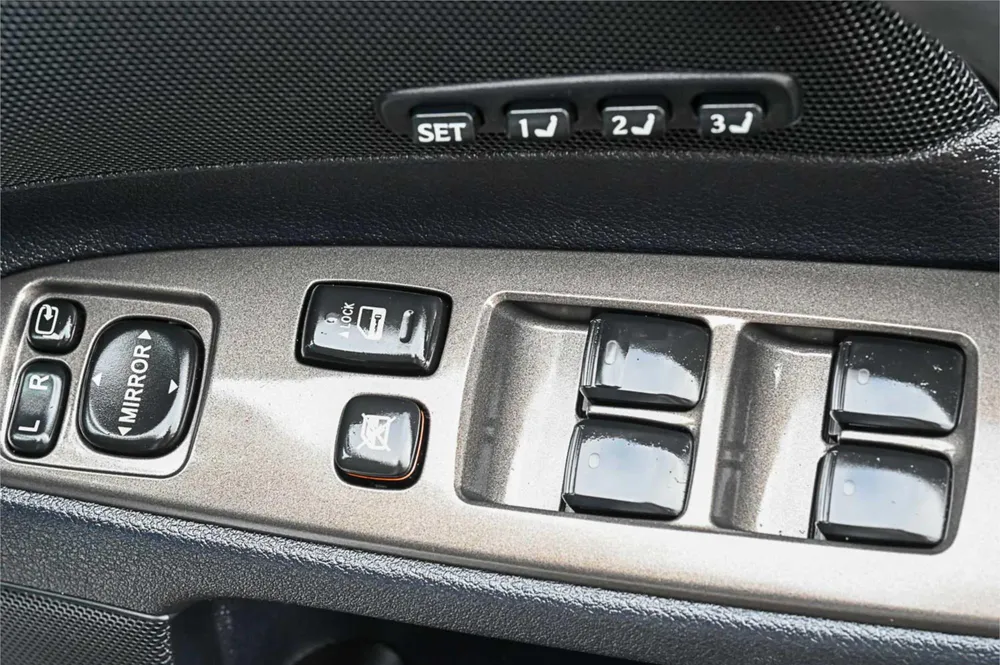 2007 Lexus IS350 Version S - photo 16