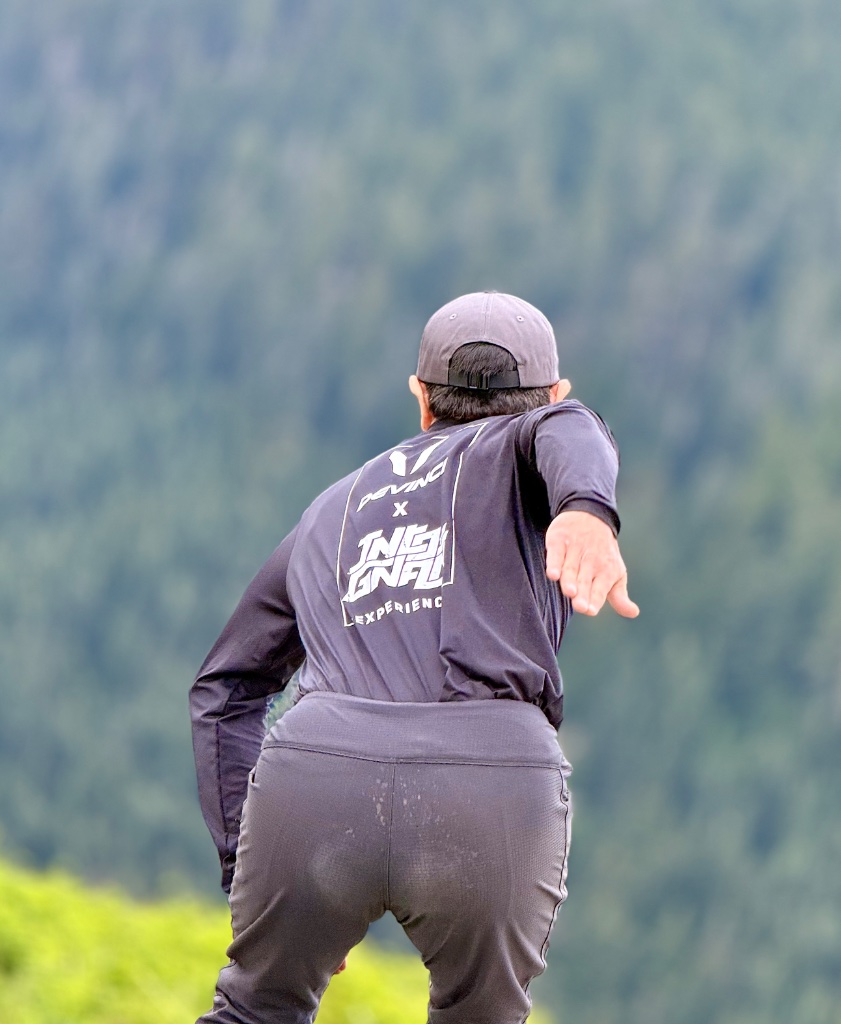 Flavio — back action shot, tapered fit
