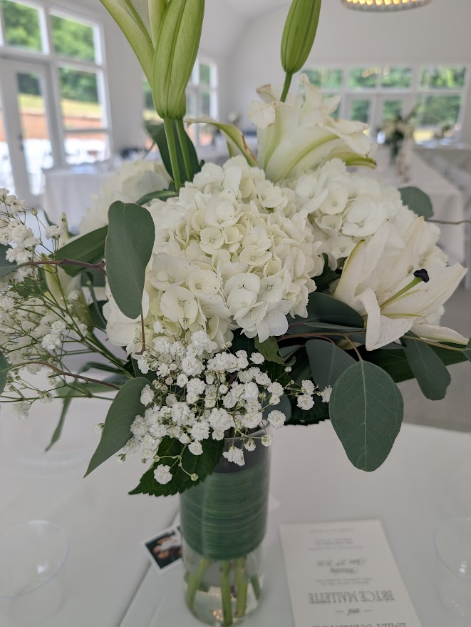 Close-up of a fresh white floral centerpiece