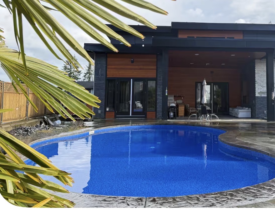 Pool Mansion in Millbay BC