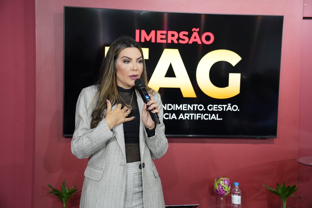 Daiane apresentando na TAG