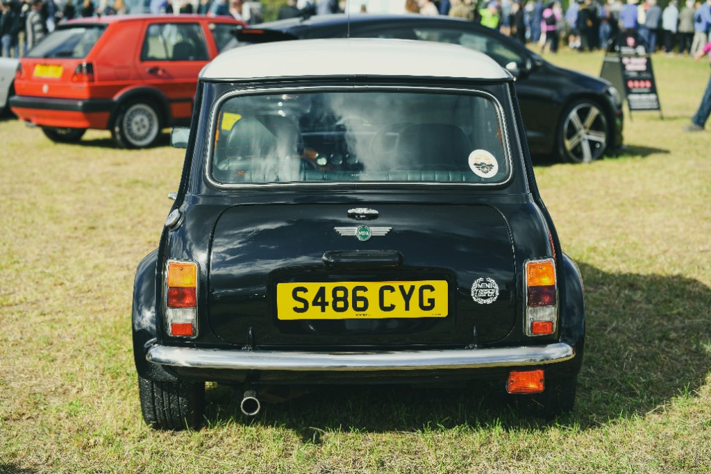 Klassieke oldtimer op evenement in België - keuring en wetgeving