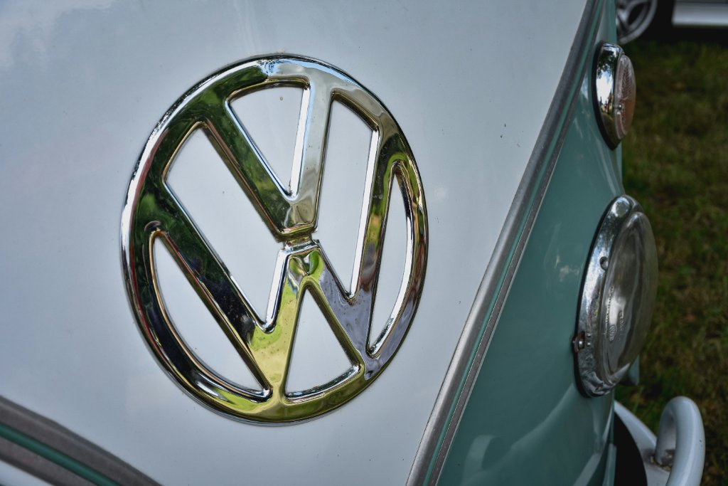 Volkswagen Bus oldtimer logo embleem – VW Bulli klassieker detail