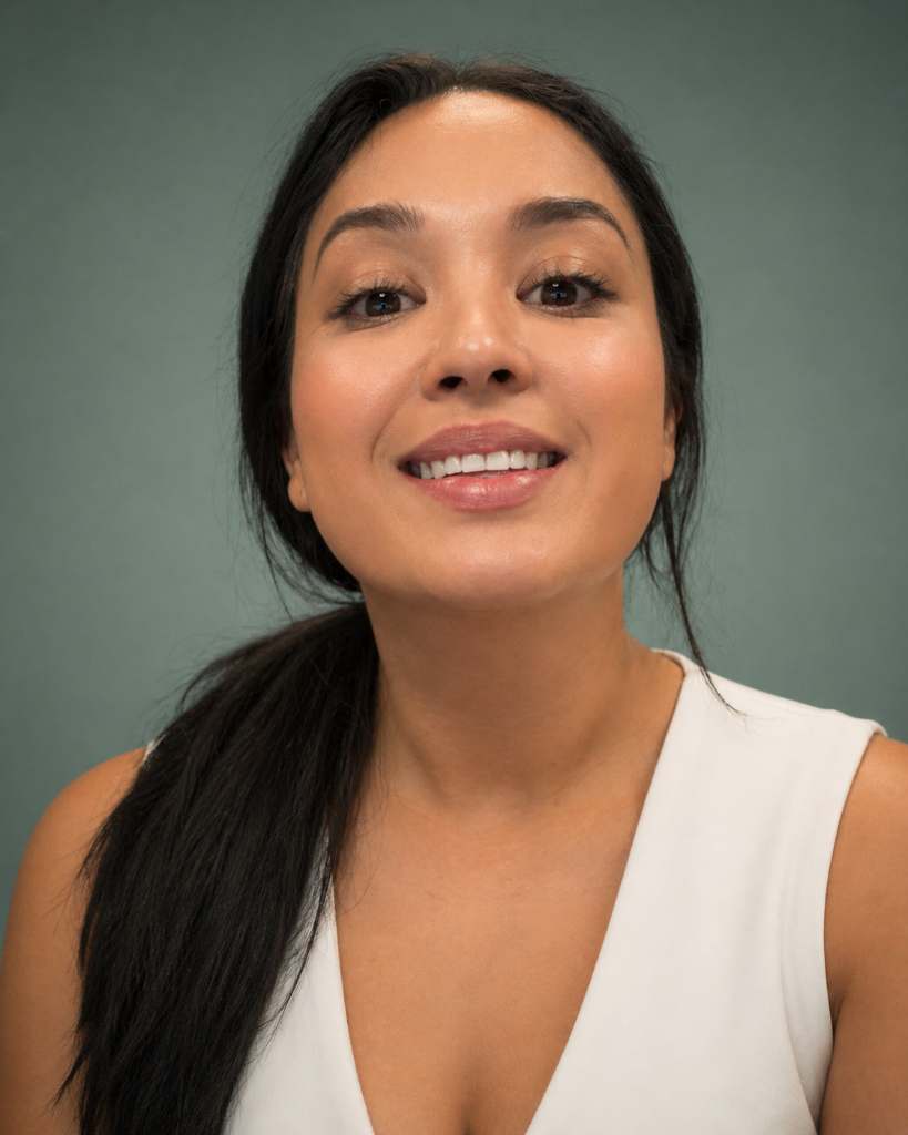 Andrea Ceballos López — Qualified Professional Interpreter for USCIS Interviews