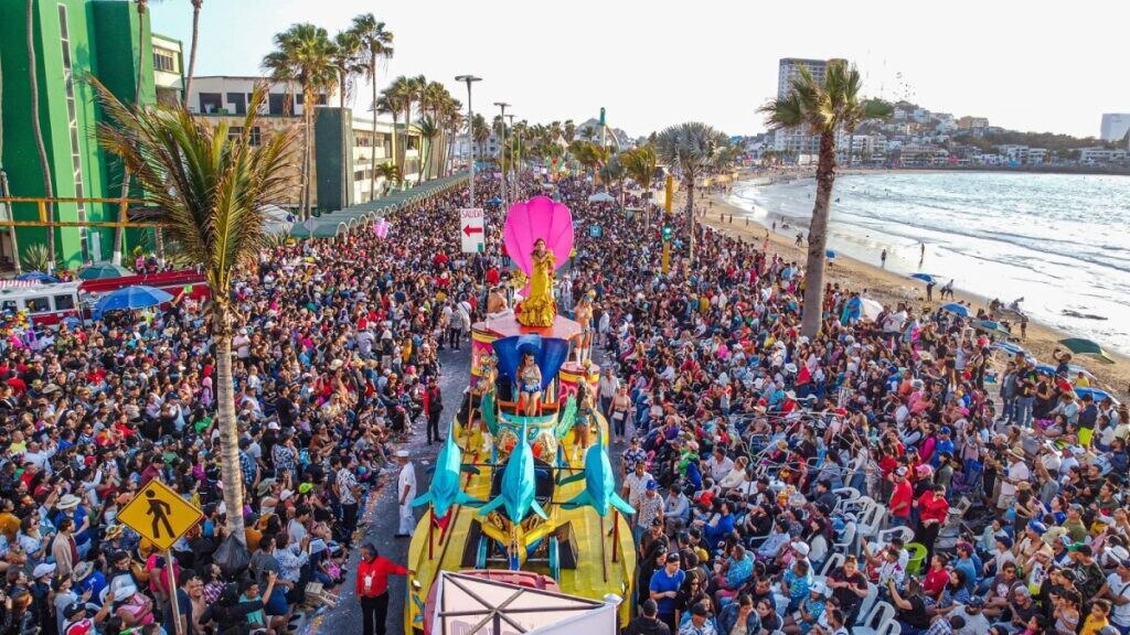Disfruta de todos los grandes eventos de Mazatlán como su Carnaval, la Semana de la Moto y muchos más! 