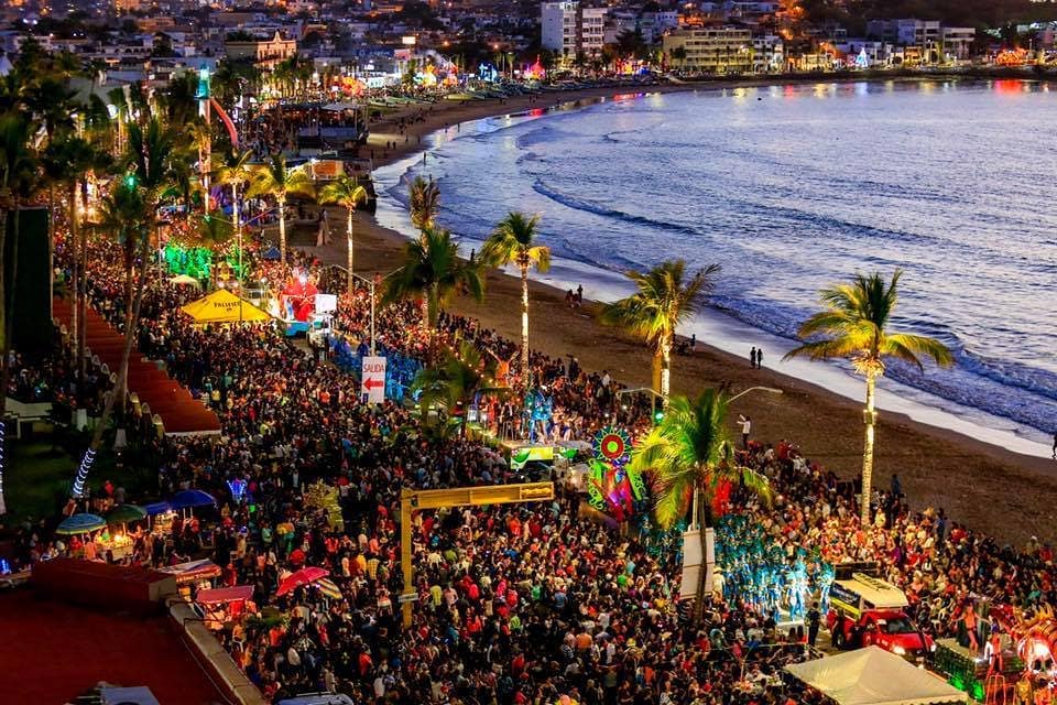 Disfruta del Carnaval de Mazatlán, la semana de la moto y todos los eventos que ocurren en el Malecón, a solo unos pasos de la casa